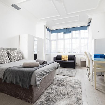 Bright Studio On Golders Green Road London Luaran gambar
